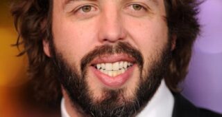 Angus Sampson : Photo officielle