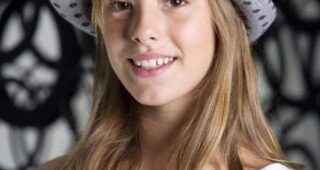 Claudia Vega : Photo officielle