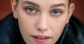 Victoria Pedretti : Photo officielle