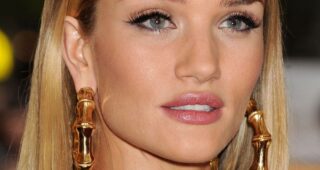 Rosie Huntington-Whiteley : Photo officielle