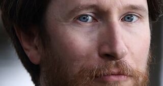 Jonathan Aris : Photo officielle