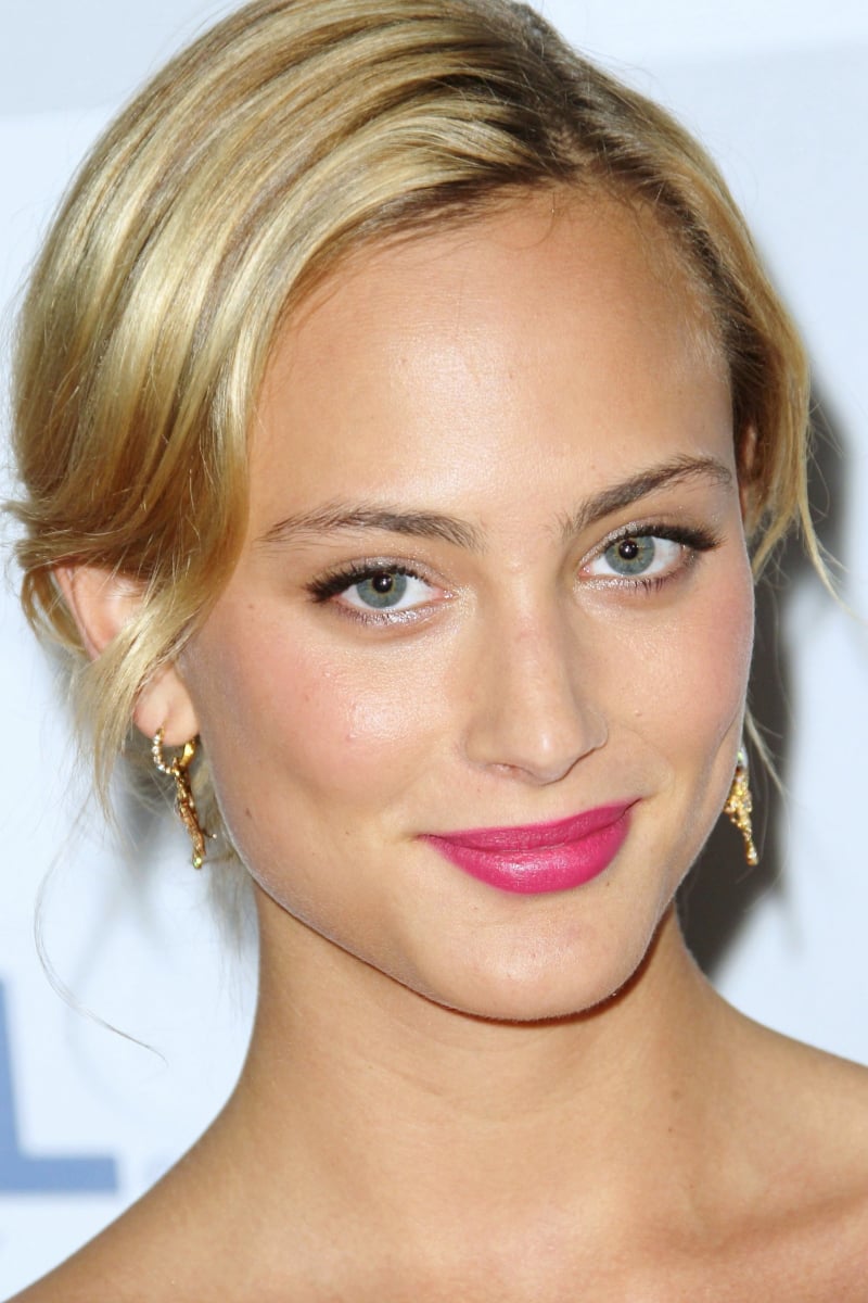 Nora Arnezeder : Photo officielle