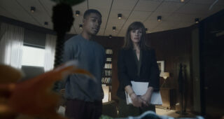Homecoming : photo, Julia Roberts, Stephan James