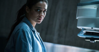 L'Exorcisme de Hannah Grace : photo, Shay Mitchell