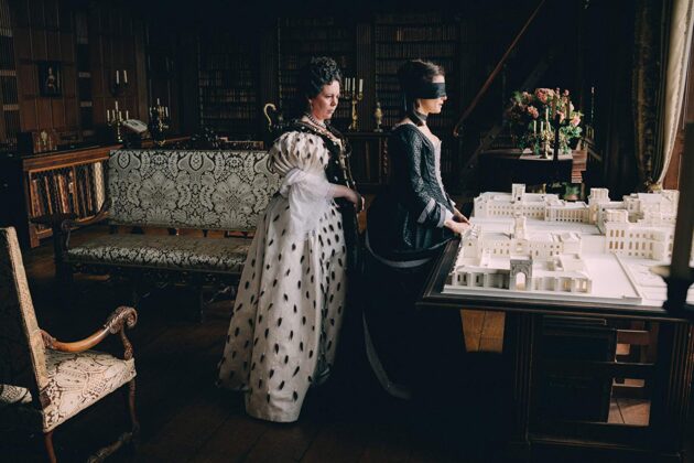 photo, Olivia Colman, Rachel Weisz