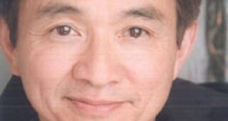 Dennis Dun : Photo officielle