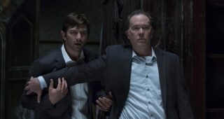 The Haunting of Hill House : photo, Timothy Hutton, Michiel Huisman