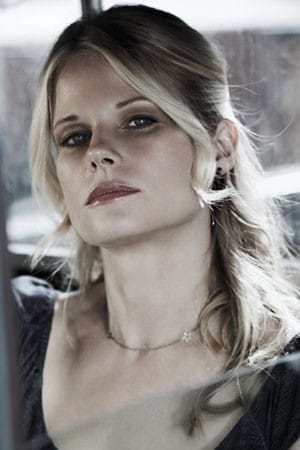 Joelle Carter : Photo officielle