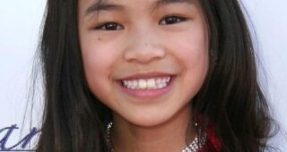 Tiffany Espensen : Photo officielle