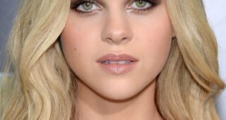 Nicola Peltz : Photo officielle