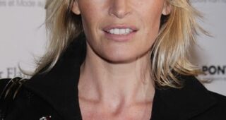 Estelle Lefebure : Photo officielle