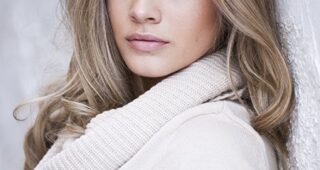 Josephine Langford : Photo officielle