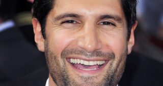 Kayvan Novak : Photo officielle