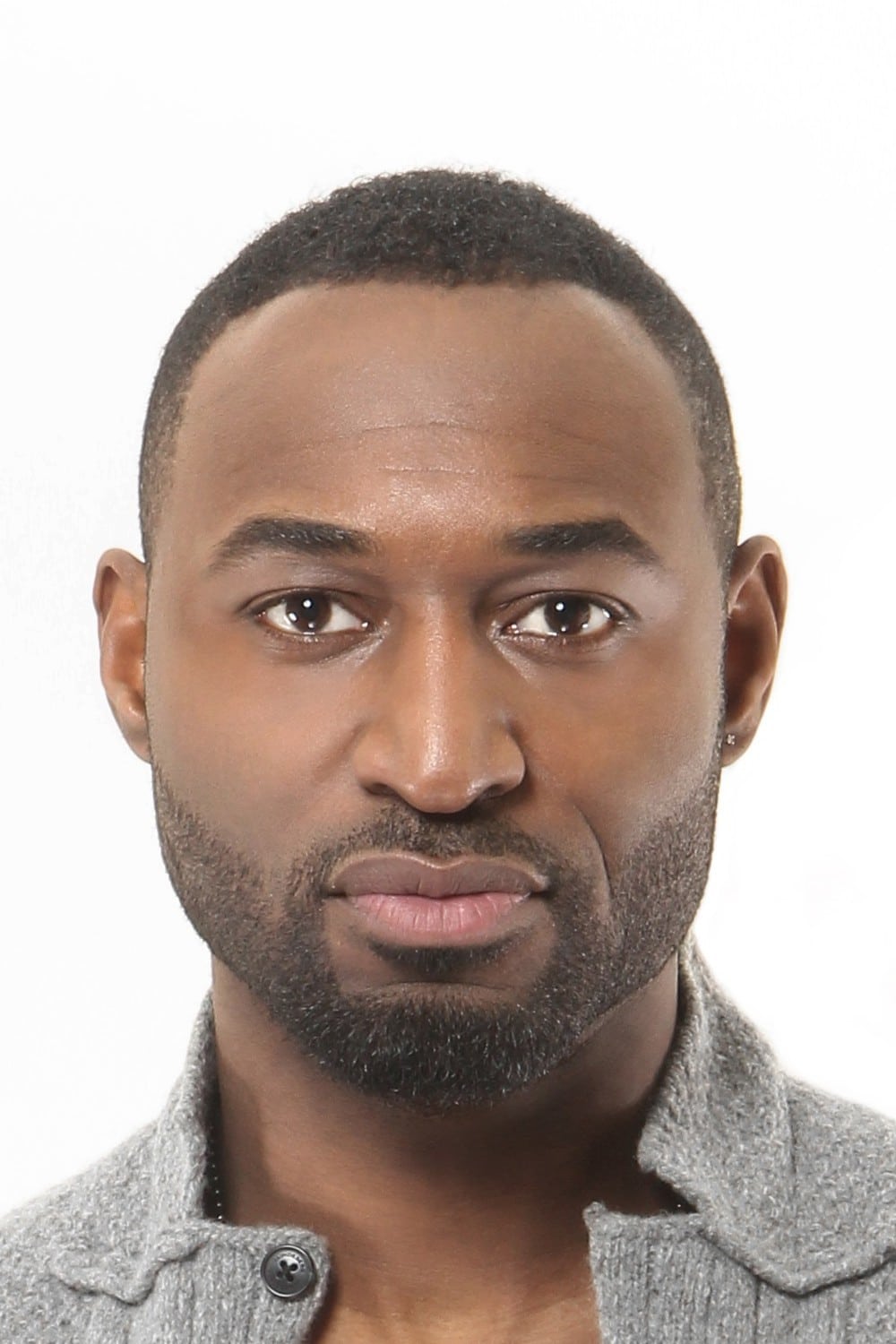 Adrian Holmes : Photo officielle