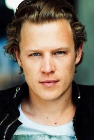 Christopher Egan : Photo officielle