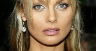 Izabella Scorupco : Photo officielle