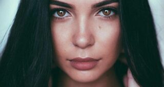Caitlin Burles : Photo officielle