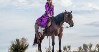Shérif Jackson : photo, January Jones
