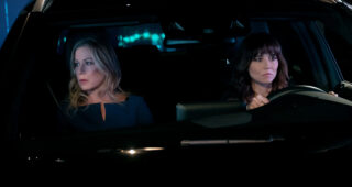 Dead to Me : photo, Christina Applegate, Linda Cardellini