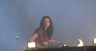 Swamp Thing : photo, Crystal Reed