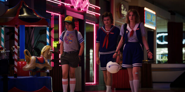 photo, Maya Hawke, Gaten Matarazzo