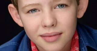 Finn Little : Photo officielle