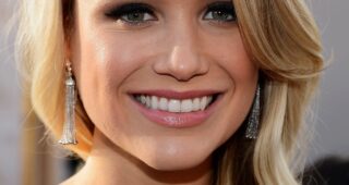 Katrina Bowden : Photo officielle