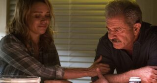 Traîné sur le bitume : photo, Mel Gibson