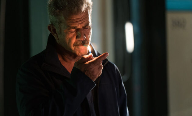 Traîné sur le bitume : photo, Mel Gibson