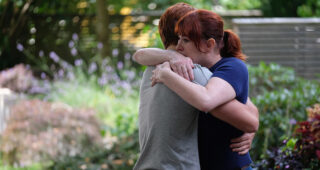 Riverdale Saison 4 : photo, K.J. Apa, Molly Ringwald