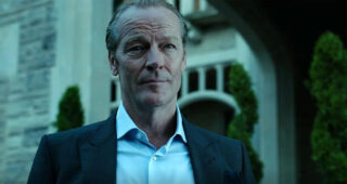 Titans : photo Bruce Wayne, Titans Saison 2, Iain Glen