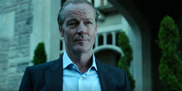 photo Bruce Wayne, Titans Saison 2, Iain Glen