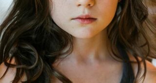 Alexa Swinton : Photo officielle
