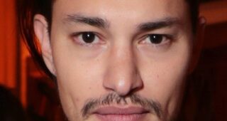 Zach Villa : Photo officielle