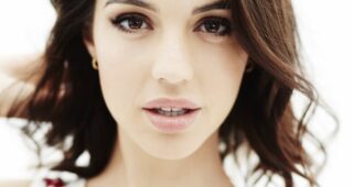 Adelaide Kane : Photo officielle