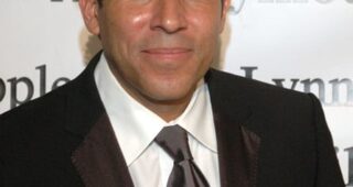 Oscar Nunez : Photo officielle