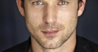 Wil Traval : Photo officielle