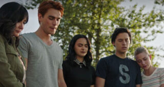 Riverdale Saison 4 Luke Perry : photo, Shannen Doherty, K.J. Apa
