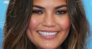 Chrissy Teigen : Photo officielle