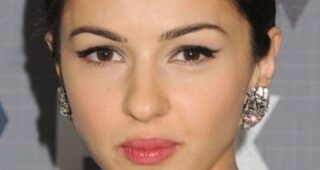 Annet Mahendru : Photo officielle