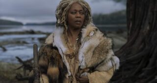 See Season 1 : Photo Alfre Woodard