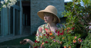 Swallow : photo, Haley Bennett