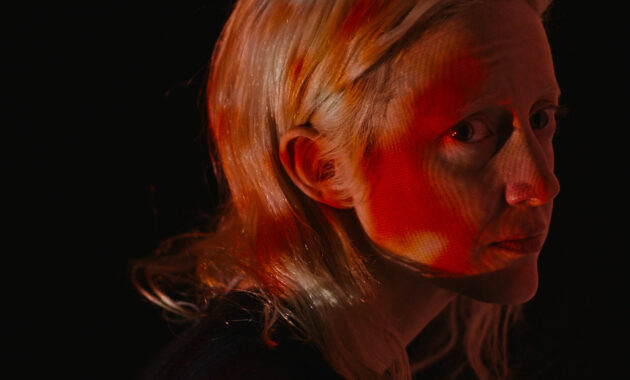 Possessor : Photo Andrea Riseborough