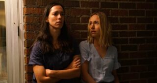 The Night House : Photo Rebecca Hall, Sarah Goldberg