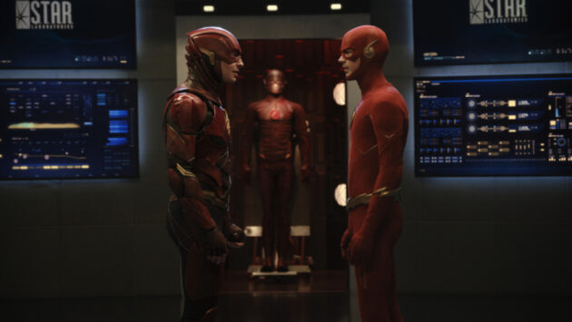 photo, The Flash, Ezra Miller, Grant Gustin