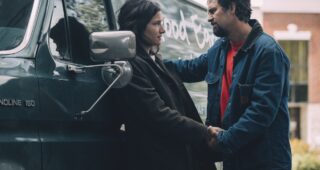 I Know This Much Is True : Photo Kathryn Hahn, Mark Ruffalo