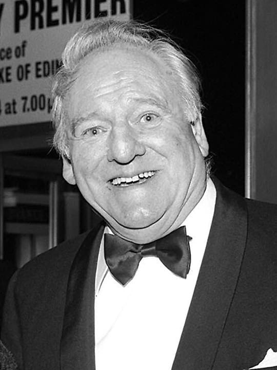 I Bernard Lee : Photo officielle