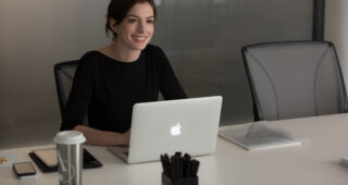 Le Nouveau stagiaire : photo, Anne Hathaway