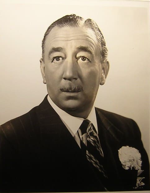 Melville Cooper : Photo officielle