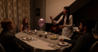 Servant : photo, Nell Tiger Free